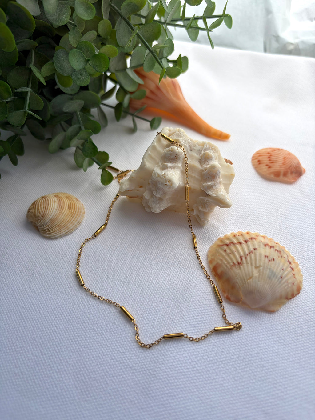 Dainty Loop Bar Necklace