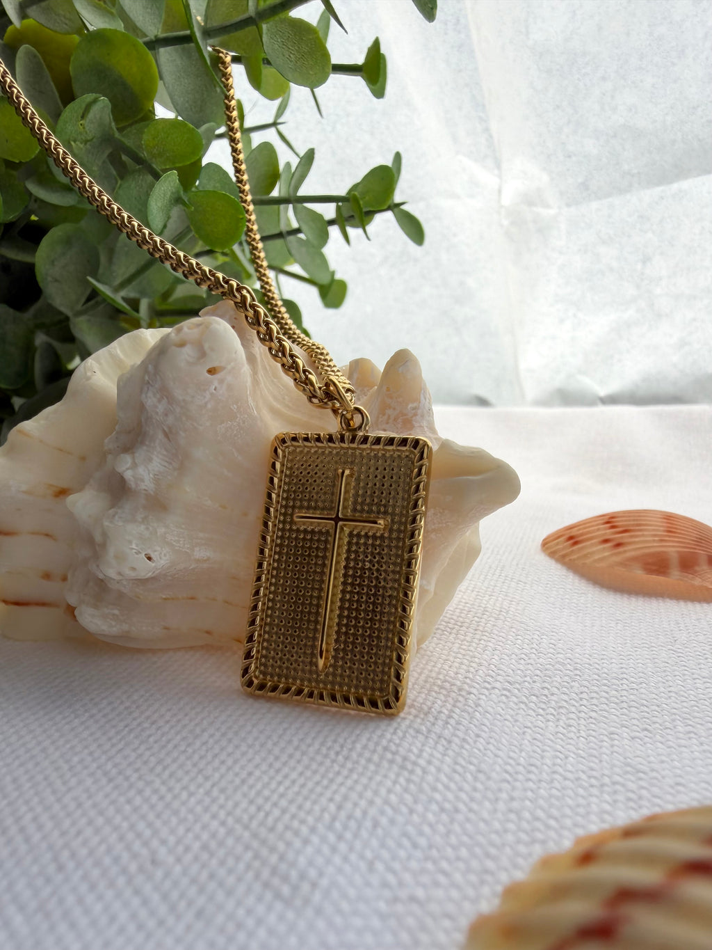 Men’s Cross Pendant Necklace