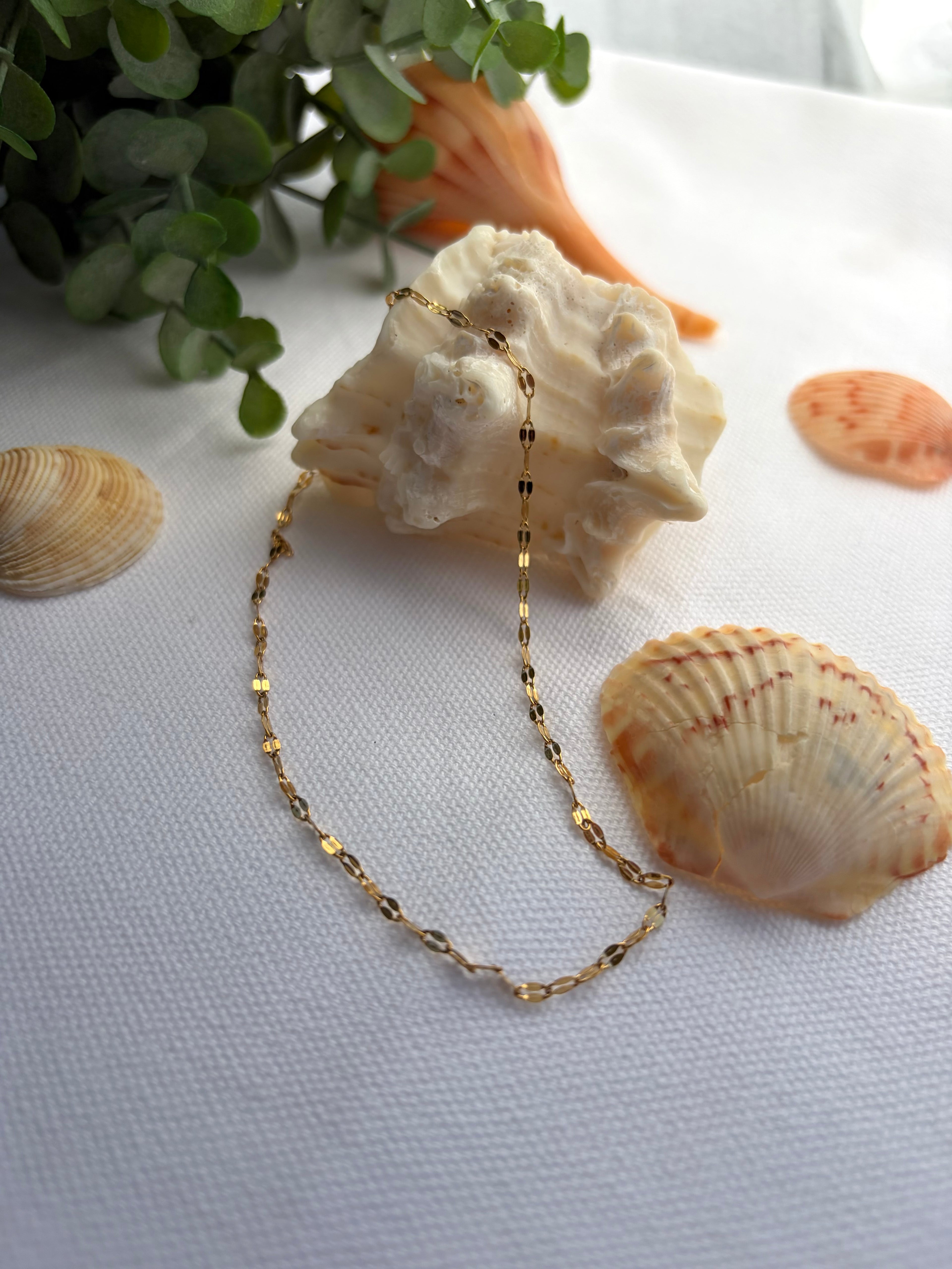 Dainty Lip Chain Necklace