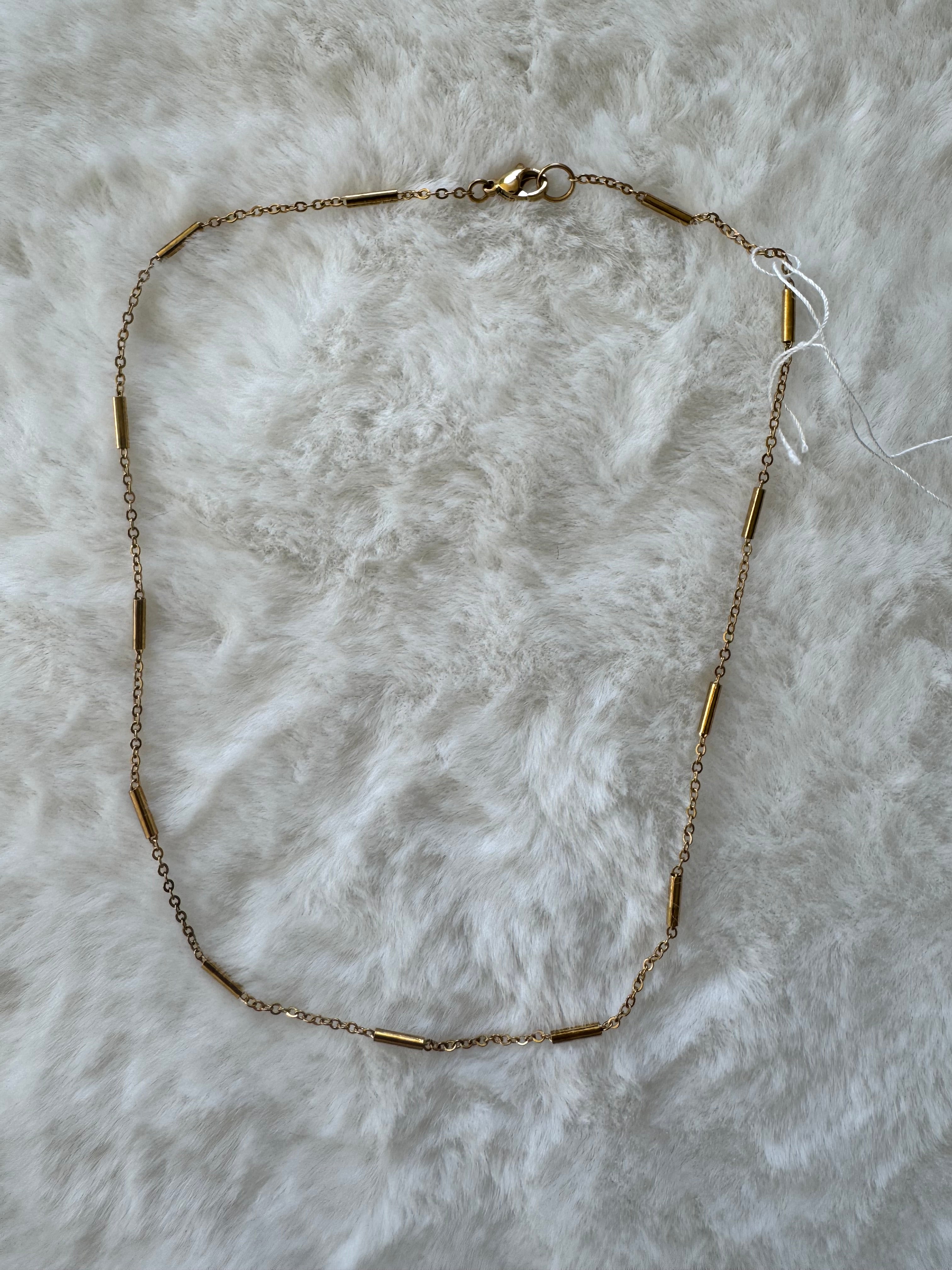Dainty Loop Bar Necklace